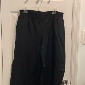 Elastic waste-band- wide leg pant!